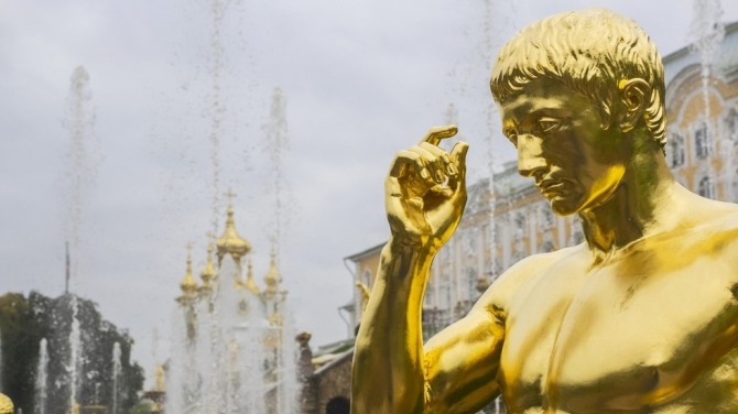 러시아 생트페테르스부르크의 표트르대제의 여름궁전 내 황금동상. 사진=스푸트니크
