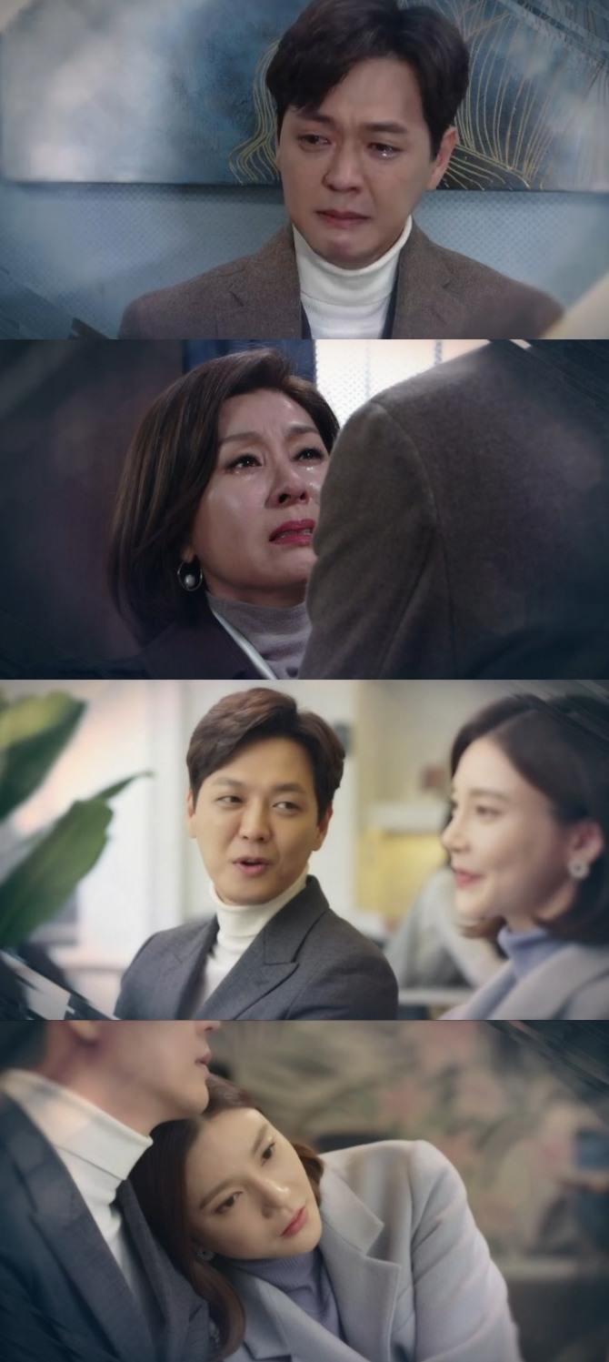 2일 오후 방송되는 KBS2TV 일일드라마 '우아한 모녀'(극본 오상희, 연출 어수선) 84회에는 구해준이 생모 캐리(차미연, 최명길 분)와 감격 재회하는 가운데 해준은 유진(차예련 분)에게 결혼하자고 프러포즈하는 반전이 그려진다. 사진=KBS2TV '우아한 모녀' 84회 예고 영상 캡처 