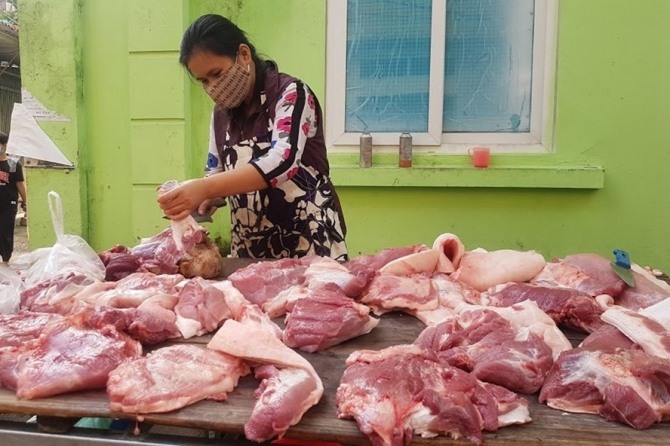 베트남 정부는 돼지고기 가격을 안정화시키기 위해 총력을 기울이고 있다.