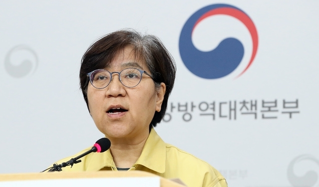 정은경 중앙방역대책본부장(질병관리본부장)이 9일 오후 충북 청주 질병관리본부에서 코로나19 현황 브리핑을 하고 있다. 사진=뉴시스 