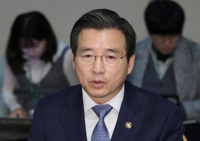 김용범 기획재정부 1차관은 거시금융안정팀을 구성, 매일 시장점검회의를 주재할 것이라고 말했다. 