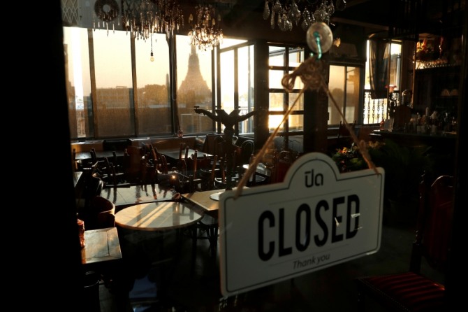 코로나19로 식당, 소매업체 등이 문을 닫으면서 보험사에 사업손실 보험 청구가 줄을 잇고 있다. 사진=로이터