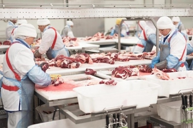 러시아산 돼지고기가 베트남으로 몰려오면서 돼지고기 가격이 안정되고 있는 것으로 나타났다.