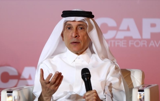 아크바르 알 바커 카타르항공 CEO는 중동 항공사들이 운항을 계속하는 데 필요한 자금이 곧 바닥날 수 있다고 우려했다.