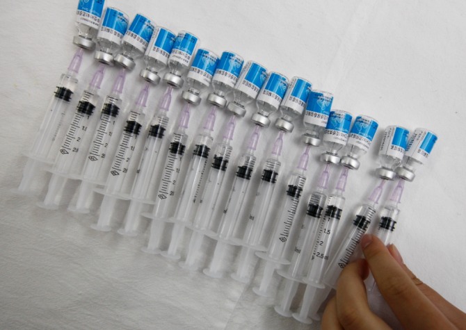 지난 2009년 신종플루 유행 당시 중국이 공개한 백신. 사진=뉴시스