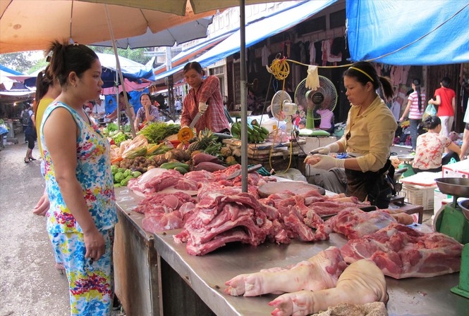 베트남 정부는 돼지고기 가격이 널뛰기를 계속하자 시장에 개입하기로 했다.