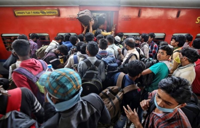 코로나19 확산을 막기 위해 지난달부터 운행을 중단한 인도 열차 2만대가 병원으로 탈바꿈했다. 사진=로이터