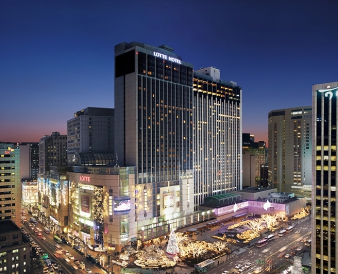 한국기업평가는 호텔롯데와 호텔신라의 신용등급을 '부정적 검토' 대상에 올렸다. 사진=롯데호텔.