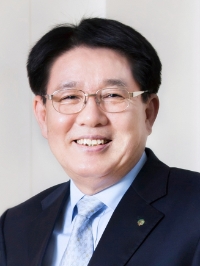 1978년 평사원으로 입사해 2015년 대표이사로 선임된 이정희 사장.