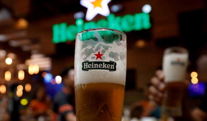 네덜란드 맥주업체 하이네켄이 코로나19로 1분기 실적이 급락하는 등 실적쇼크에 빠졌다. 사진=로이터