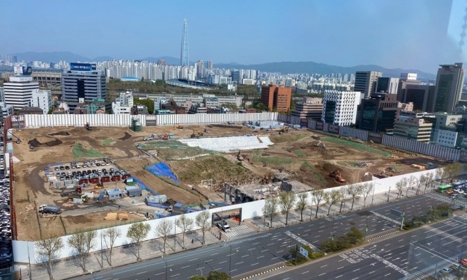 현대자동차그룹의 신사옥인 글로벌비즈니스센터(GBC)가 들어설 서울 강남구 삼성동 건립부지(옛 한국전력 본사 터) 모습. 사진=뉴시스