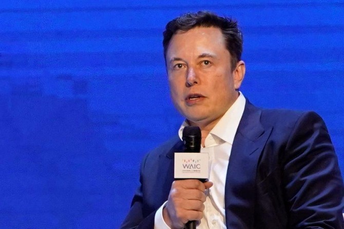 일론 머스크(Elon Musk)는 뉴럴링크가 개발하는 생명공학 기술로 내년에는 처음으로 사람에 인공지능(AI) 칩을 이식할 수 있다고 밝혔다. 사진=로이터