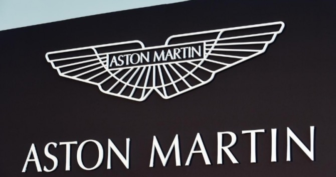 애스턴 마틴(Aston Martin)이 코로나19 사태의 영향으로 매출이 3분의 1 가까이 감소, 심각한 1분기 손실을 기록했다.
