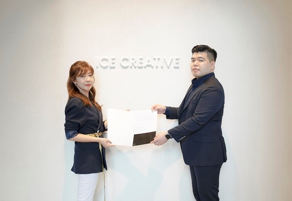 아이스크리에이티브(ICE CREATIVE, 대표 김은하, 왼쪽)는 페르소나미디어(PERSONA MEDIA, 대표 조용철)와 중국 미디어 시장 진출 공고화를 위한 MOU를 체결하며 소속 크리에이터의 중국 진출을 본격화한다고 19일 밝혔다. 사진=아이스크리에이티브