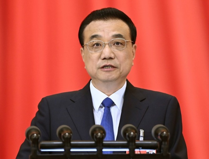 리커창 중국 총리가 22일 베이징 인민대회당에서 개막된 전국인민대표대회에서 정부공작 보고를 하고 있다. 사진=뉴시스