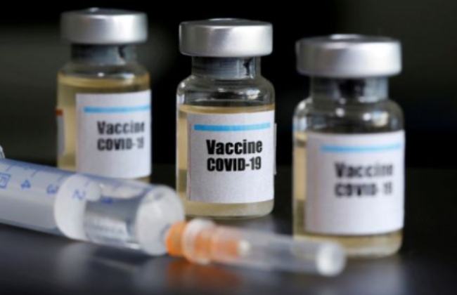 영국 옥스퍼드대가 아스트라제네카와 함께 개발 중인 코로나19 백신 책임자 에이드리언 힐 교수는 현 상황에서 임상시험이 성공할 확률은 50%밖에 안 된다고 밝혔다.