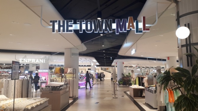 이마트타운 월계점 1층에는 다양한 임대매장(테넌트)으로 구성된 '더 타운 몰'이 있다. 사진=손민지 기자