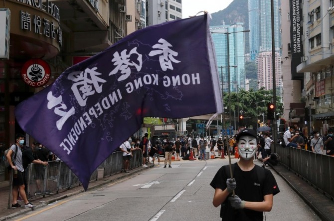 지난 24일(현지시간) 홍콩 시내에서 중국의 홍콩보안법 제정 강행에 항의하는 시민들의 시위가 벌어지고 있다. 사진=로이터