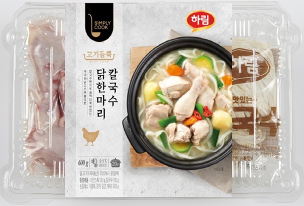 GS더프레시가 한국육계협회와 협업해 닭고기 판촉 행사를 벌인다. 사진은 GS더프레시가 이달 중 판매하는 심플리쿡의 '닭 한마리 칼국수'. 사진=GS더프레시