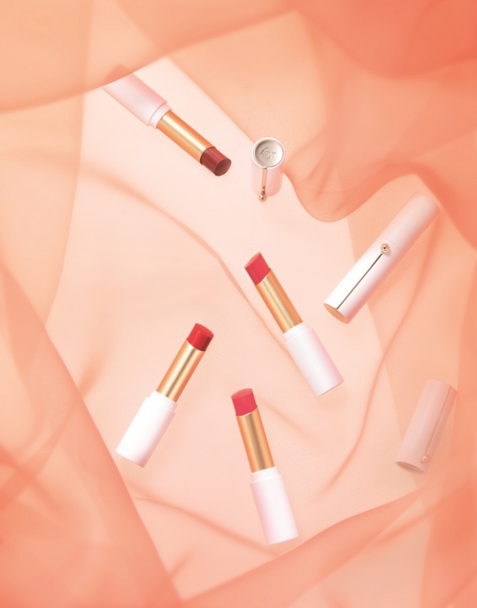 fmgt가 신제품 '잉크 쉬어 매트 립스틱'을 출시한다. 사진=LG생활건강