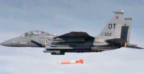 B61-12 핵폭탄을 투하하는 미공군 F-15E.사진=샌디아연구소