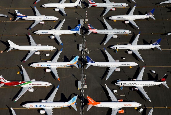 잇단 대형 사고로 운항 자격을 잃어 주문한 항공사에 납품되지 못한 채 미국 시애틀 공장에 보관돼 있는 보잉 737 맥스 항공기들. 사진=로이터