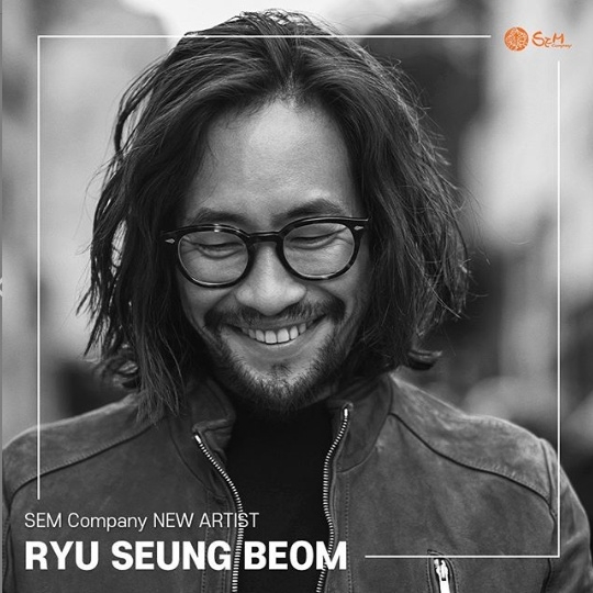 배우 겸 모델 류승범이 12일 결혼을 앞둔 외국인 여자친구에 대해 그림의 눈을 뜨게 해준 뮤즈라고 자랑했다. 사진=샘컴퍼니