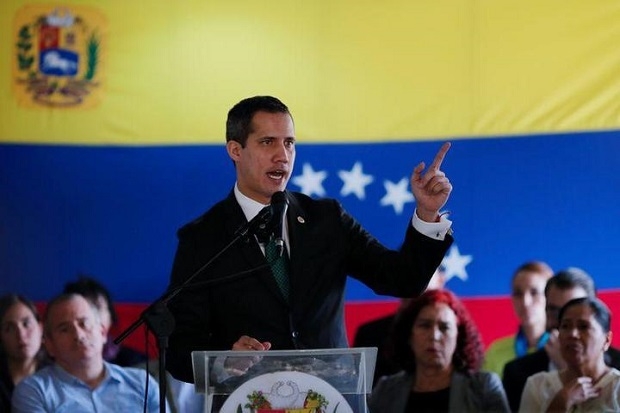 지난 3월  베네수엘라 수도 카라카스에서 지지자들에게 연설하는 후안 과이도 국회의장. 사진=로이터 