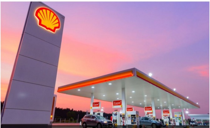 세계에서 두 번째로 큰 석유회사 로열 더치 쉘(Royal Dutch Shell)이 영국으로 본사 이전을 검토하고 있는 것으로 알려졌다. 사진=로열 더치 쉘