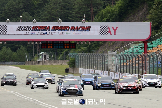 2020 코리아스피드레이싱 GT-200 결승 경기 장면. 사진=글로벌이코노믹 김현수 기자