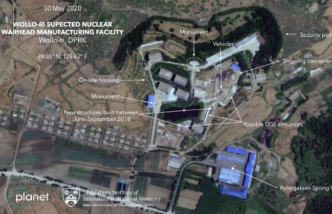북한의 핵탄두 제조시설로 보이는 CNN이 입수한 평양 근교 원로리 일대의 위성사진.