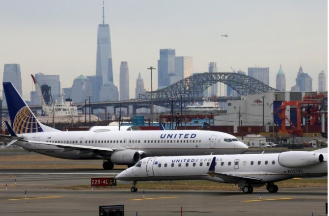 미국 뉴욕 뉴어크리버티국제공항의 유나이티드항공 소속 여객기들. 사진=로이터