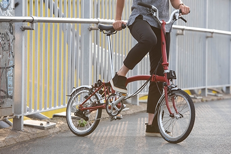 영국 접이식 자전거 제조업체 브롬톤(Brompton)은 한국업체 겟투겟(GET2GET)의 체데크(CHEDECH) 접이식 자전거가 자사의 독창적인 디자인을 침해했다며 겟투겟을 상대로 소송을 제기했다. 사진=브롬톤