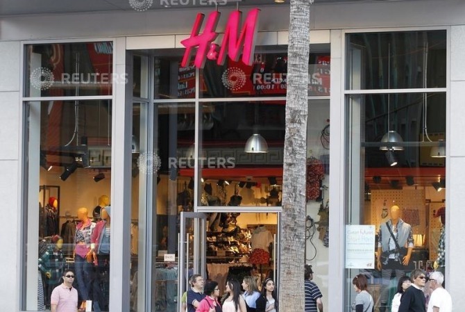 세계 2위 패션그룹인 스웨덴 H&M이 내년에 오프라인 매장 250개를 폐쇄한다. 사진=로이터