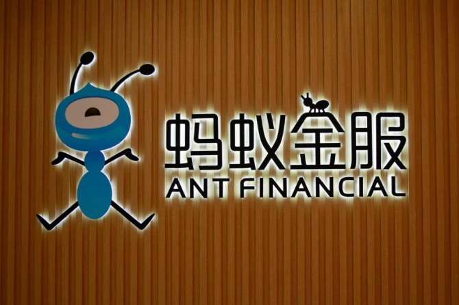 중국 최대 전자상거래 업체 알리바바의 금융자회사 앤트그룹이 20일 홍콩과 상하이 증시에 동시 상장하는 계획에 착수했다고 발표했다. 사진=로이터