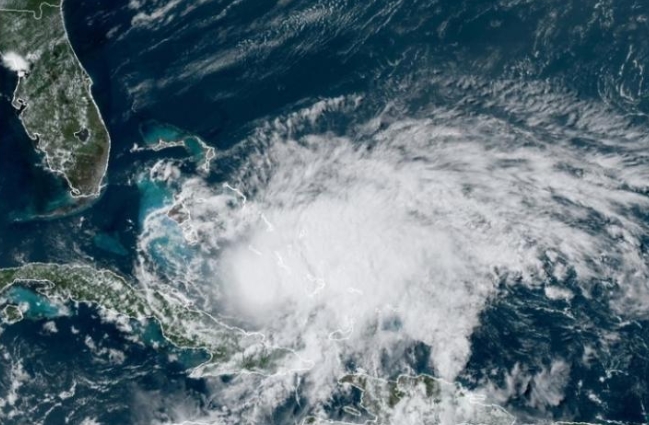 미국 남동부로 접근하고 있는 허리케인 ‘이사이아스’의 위성사진.
