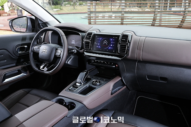 시트로엥 C5 에어크로스 SUV 실내. 사진=DS