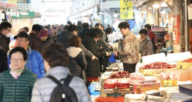 12일부터 음식점 특화거리도 온누리상품권 사용 등 전통시장에 준하는 지원을 받게 됐다. 사진=뉴시스