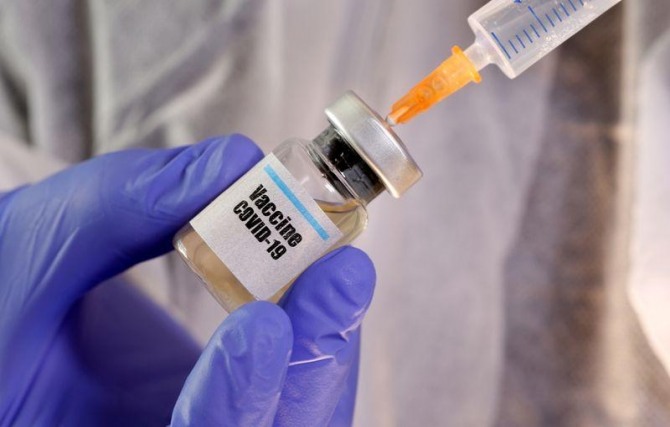코로나19 백신을 개발한 러시아 가말레야 연구소를 지원하고 있는 러시아 국부펀드 RDIF는 메르스 백신을 살짝 변형시켜 코로나19 백신으로 만들었다고 밝히며 올 11월까지는 출시될 것이라고 밝혔다. 사진=로이터