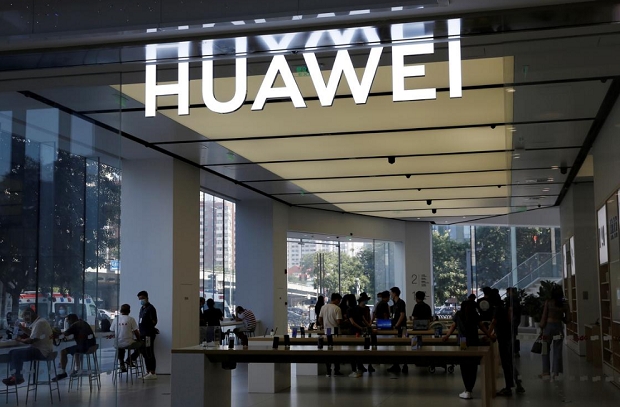 중국 베이징의 한 쇼핑몰에 있는 화웨이 매장. 사진=로이터