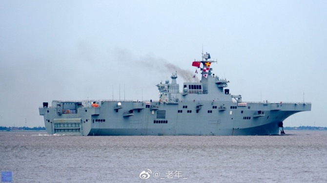 중국이 해상 시운전에 나온 075형 강습상륙함. 사진=웨이보