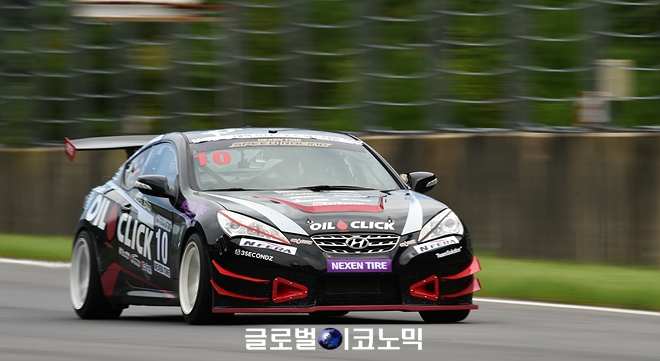 넥센스피드레이싱 2R GT-300 클래스 결승 우승자 김재우 차량. 사진=글로벌이코노믹 김현수 기자