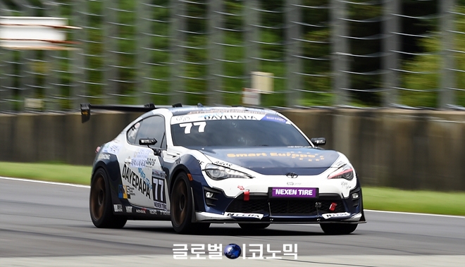 넥센스피드레이싱 2R KSR-GT 결승 우승자 김성희 차량. 사진=글로벌이코노믹 김현수 기자