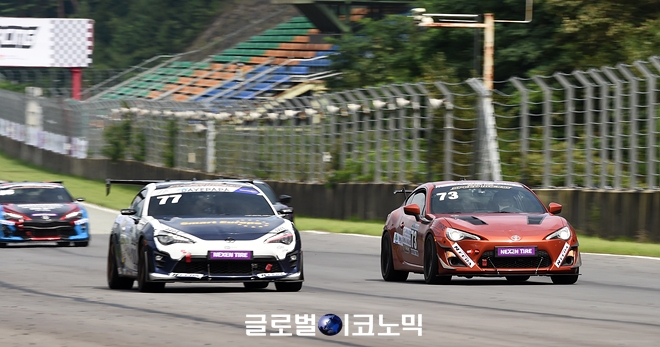 넥센스피드레이싱 2R KSR-GT 결승 경기 장면. 사진=글로벌이코노믹 김현수 기자