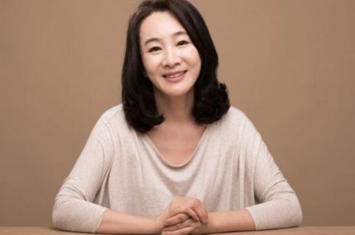 중견 배우 권재희가 오는 28일 성공회대 한홍구 교수와 결혼한다. 