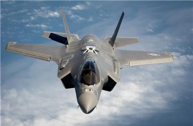 미국의 록히드 마틴이 개발한 최신예 스텔스 전투기 F-35.