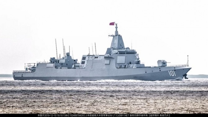 중국 해군의 가장 강력한 구축함인 055형 1번함 난창함. 중국군은 총 7척의 055형을 인수했으며 1번함인 난창함을 작전배치했다. 사진=웨이보