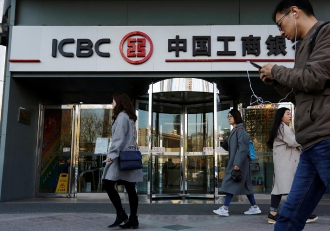 중국공상은행 등 중국 최대 은행들이 코로나19 대유행으로 상반기 이익이 글로벌 금융위기 이후 10년 만에 처음 감소했다. 사진=로이터