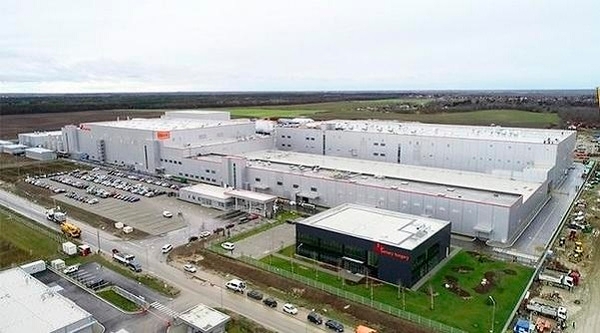 SK이노베이션은 헝가리에 세 번째 배터리 생산고장을 건립할 계획이다. 사진은 헝가리 코마롬 배터리 공장 전경. 사진=SK이노베이션