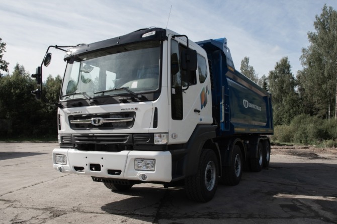 타타대우상용차는 지난달 31일(현지시간) 신형 28톤 덤프트럭 ‘대우 노부스 CR7DS’를 러시아에 출시했다. 사진=대우상용차